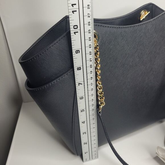 Michael Kors Jet Set Travel LG Chain Shoulder Tote Black Gold - Picture 6 of 7